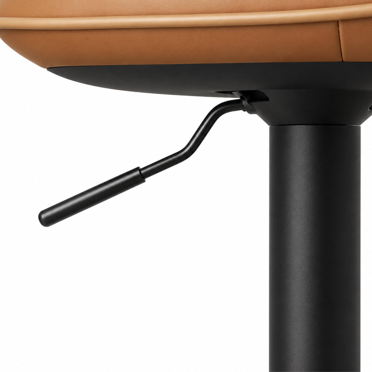 Chaise de bar simili-cuir cognac Larvik (Lot de 4) | Dossier ergonomique, pivotante 360°, réglable 63 à 84 cm gros plan matière